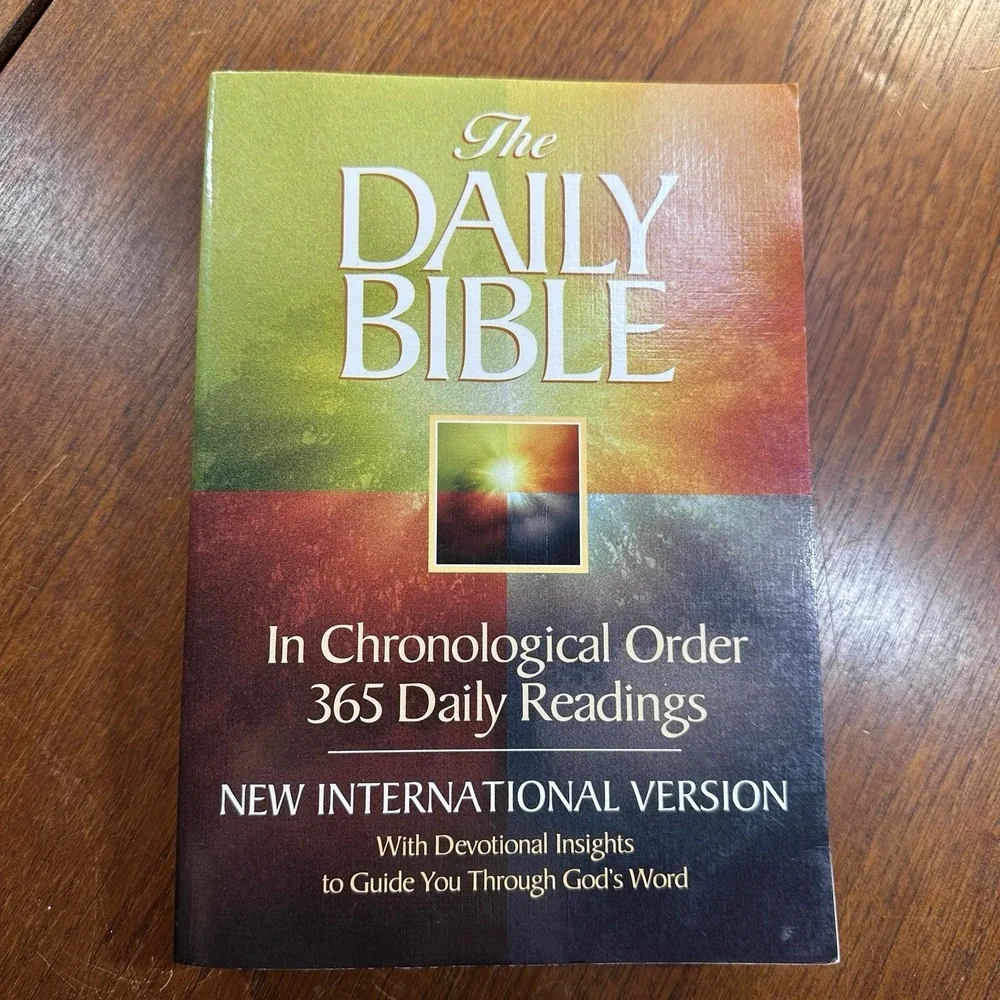 Daily Bible NIV 365‎ Daily Readings New International Version Chronological 1984